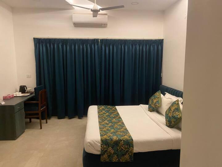Handpicked Aashiyana-emerald Apartment Kolkata
