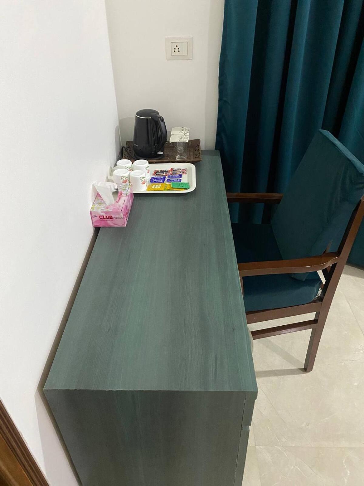 Handpicked Aashiyana-emerald * Kolkata
